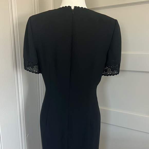 Talbots Dress Black Crepe Short Sleeved Dress Embroidered V-Neckline Sleeves 12P - Picture 5 of 14